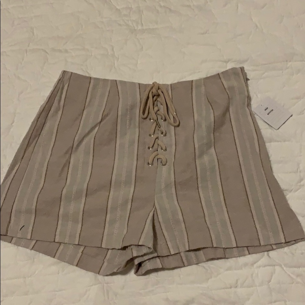 Women’s Urban Outfitters Tie up Shorts
